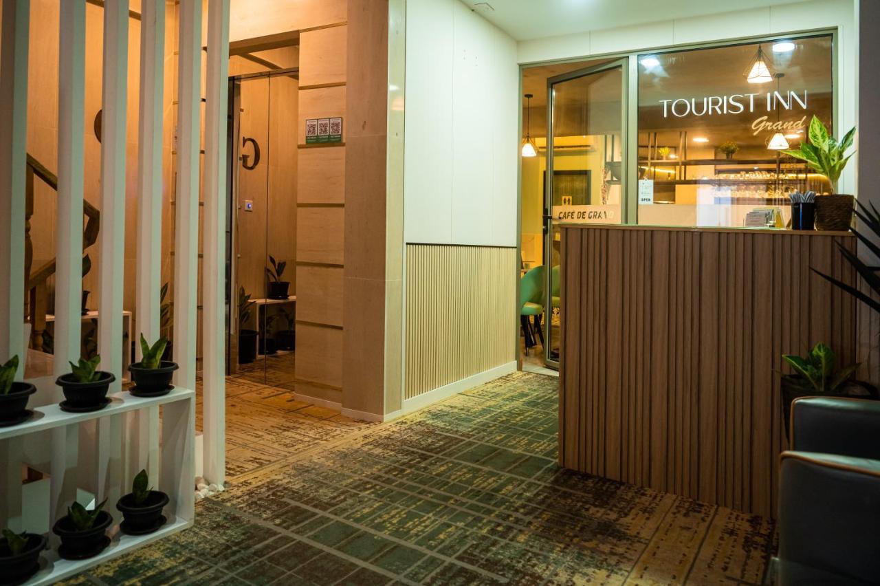 Tourist Inn Grand Male Exterior foto